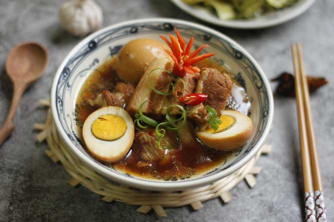 Công thức nấu thịt kho tàu mềm ngon hơn nhà hàng 5 sao