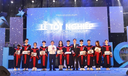 Hàng nghìn trẻ em đã được hưởng lợi từ dự án Ngôi trường Hy vọng