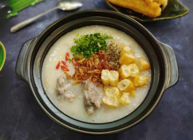 Ăn cháo ấm bụng nhưng có 4 nhóm người cần lưu ý khi ăn