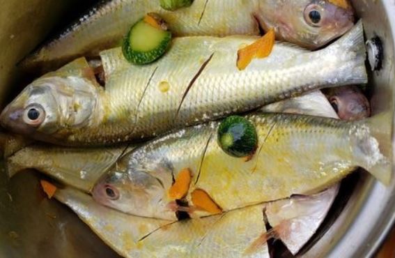 5 bí quyết khử mùi tanh hải sản mà không làm mất đi hương vị đặc sắc