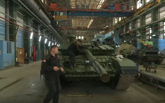 Quân sự thế giới hôm nay (20/7): Bộ Quốc phòng Nga nhận xe tăng T-90M và T-72B3M cải tiến