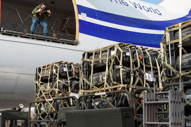 Một phần vũ khí chuyển đến Ukraine bị lấy cắp