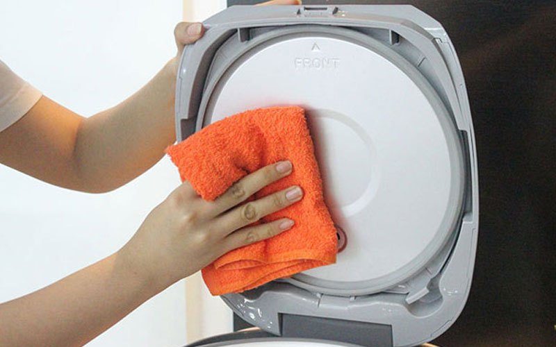 Khử mùi hôi nồi cơm điện hiệu quả với nguyên liệu đơn giản