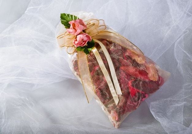 4 cách tự làm túi thơm thảo mộc giúp hút ẩm, khử mùi, xua đuổi côn trùng