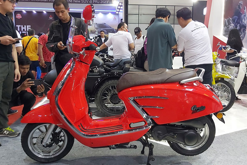 Xe tay ga 150 phân khối, thiết kế giống Vespa, giá gần 35 triệu đồng