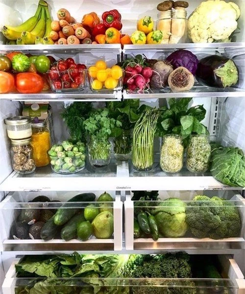 Vì sao rau để lâu trong tủ lạnh lại bị nát?