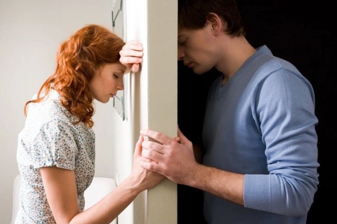 Ch&#x1ECD;n tha th&#x1EE9; hay ly h&#xF4;n khi ng&#x1B0;&#x1EDD;i b&#x1EA1;n &#x111;&#x1EDD;i ph&#x1EA3;n b&#x1ED9;i?