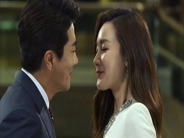 Tâm sự của người con trai có cha ngoại tình: Tôi đau lòng khi thấy mẹ mình khóc