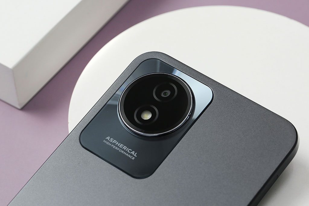 Smartphone RAM 5 GB, pin 5.000 mAh, giá 3,29 triệu tại Việt Nam