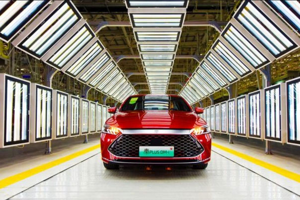 Các hãng xe điện Trung Quốc 'tăng ga' thống trị sân nhà: Thời hoàng kim của nhà sản xuất phương Tây sắp lụi tàn?