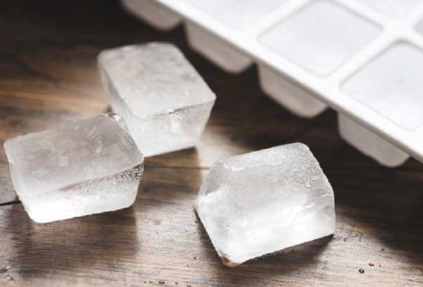 Mẹo làm đá đông nhanh chóng giúp tiết kiệm điện