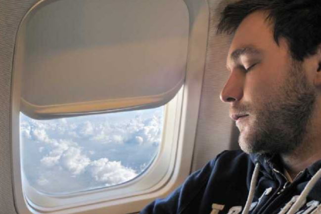 Những điều tuyệt đối không làm khi đi máy bay