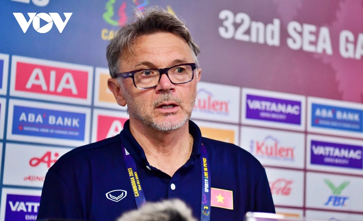 HLV Troussier tham dự Lễ bốc thăm chia bảng cho vòng loại 1 và vòng loại 2 của FIFA World Cup 2026 khu vực châu Á đồng thời cũng là là Vòng loại của Asian Cup 2027 (Ảnh: Dương Thuật).