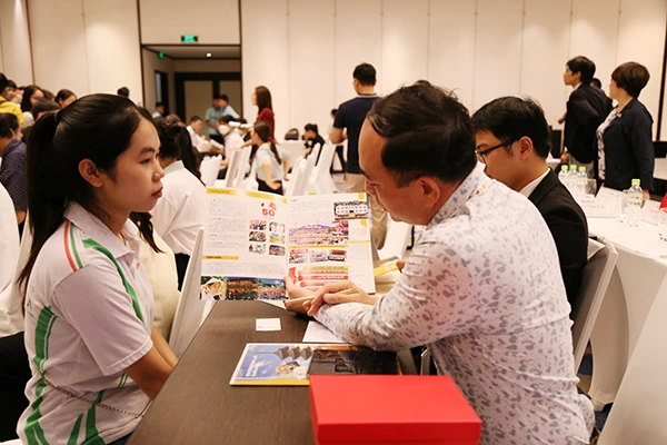 Các doanh nghiệp tỉnh Wakayama trực tiếp phỏng vấn, tuyển dụng nhân lực trẻ tại Đà Nẵng.