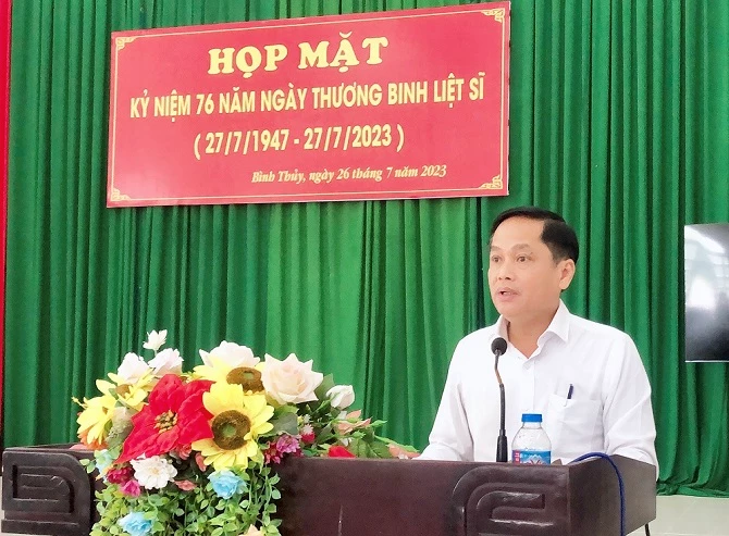 Phó Chủ tịch UBND TP Cần Thơ Nguyễn Văn Hồng phát biểu tại buổi họp mặt.