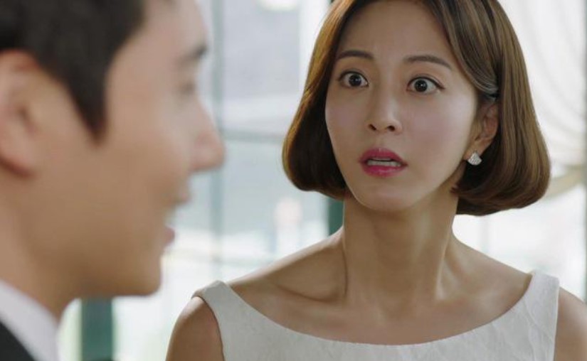 Lộ bí mật động trời của người chồng hiền lành cất giấu suốt 2 năm vì dấu vết lạ trên áo