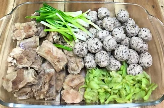 2 cách nấu bún sườn chua ngon chuẩn vị Hà Nội vụng mấy cũng làm được