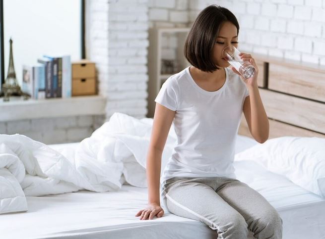 Sau khi thức dậy nên làm gì đầu tiên? Câu trả lời sẽ khiến bạn bất ngờ