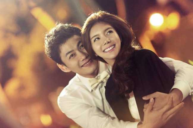 Những dấu hiệu chứng tỏ 'nửa kia' của bạn là người đàn ông chung thủy