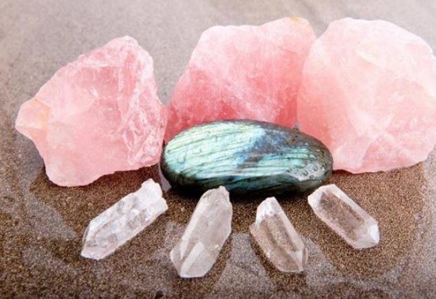 Đặt đá phong thủy ở vị trí này tiền bạc dễ tiêu tán, sức khỏe có thể sa sút