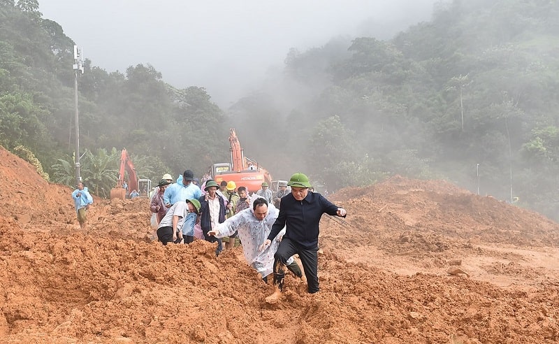 Phó Thủ tướng trực tiếp chỉ đạo khắc phục vụ sạt lở đèo Bảo Lộc làm 3 chiến sỹ hy sinh 