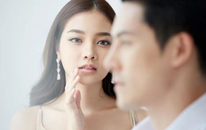 Thương chồng cũ về già không có người chăm sóc, tôi đề nghị chồng mới giúp