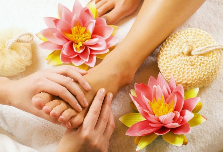 Lợi ích của việc massage chân trước khi ngủ