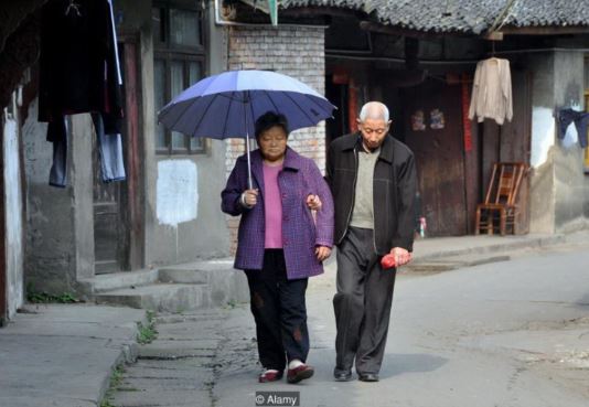 Khi con người bước vào tuổi trung niên hãy nhớ kỹ “5 quân át chủ bài” này mới mong sống yên ổn tới già