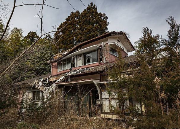 Mua đất cất nhà đừng chọn nơi này: Thầy phong thủy lắc đầu ngán ngẩm, tai ương tìm đến, gia chủ khốn cùng