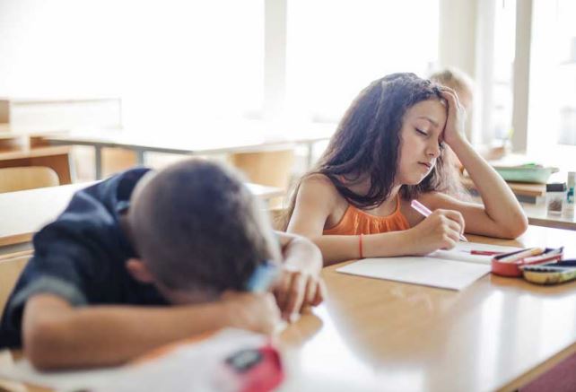 Trẻ lười học cha mẹ đừng đánh mắng mà làm 3 việc này, kết quả sẽ khác