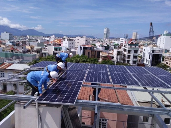 Đà Nẵng phấn đấu đến năm 2030 có 50% tòa nhà công sở và 50% nhà dân dùng điện mặt trời mái nhà.
