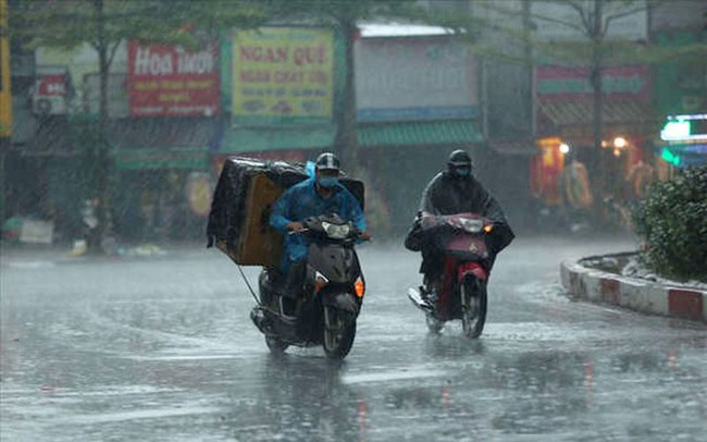 M&#x1B0;a d&#xF4;ng k&#xE9;o d&#xE0;i t&#x1EA1;i nhi&#x1EC1;u khu v&#x1EF1;c tr&#xEA;n c&#x1EA3; n&#x1B0;&#x1EDB;c