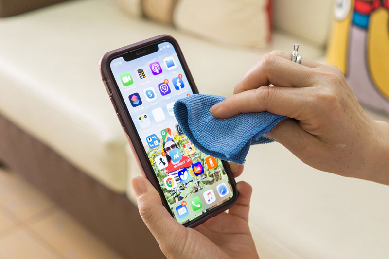 Hướng dẫn vệ sinh điện thoại tại nhà vô cùng đơn giản
