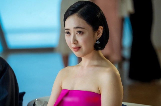 "Tiểu tam" gửi cả chục clip nóng khiêu khích ép ly hôn, chỉ sau 2 ngày tôi đã khiến cô ta thân tàn ma dại