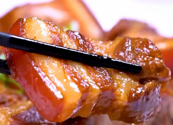 Nấu thịt kho đừng cho nước: Cho thêm thứ này thịt nhanh mềm, ngon đậm đà không bị khô