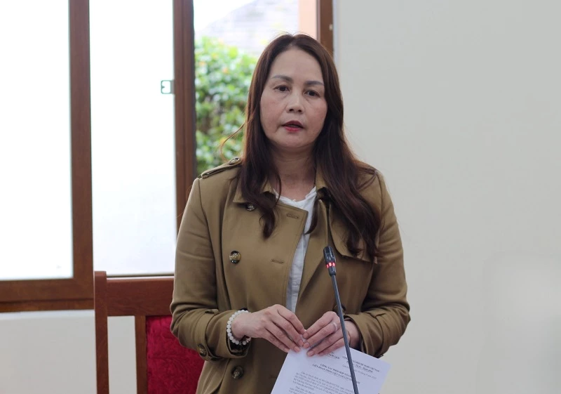 Bà Nguyễn Thị Bích Ngọc - Phó Giám đốc Sở VHTT&DL Lâm Đồng, cung cấp thông tin cho báo chí.