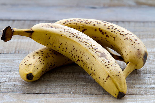Làm thế nào để bảo quản chuối không bị thâm?