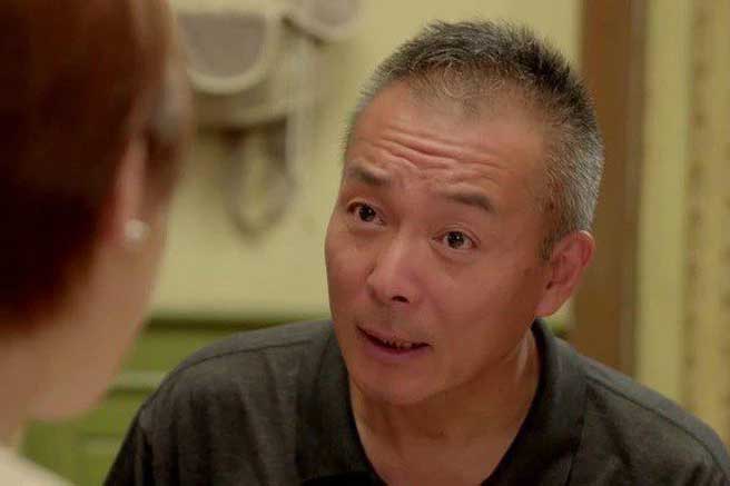 Người đàn ông trung niên tìm đến tận nhà khiến mẹ chồng tôi lao đao