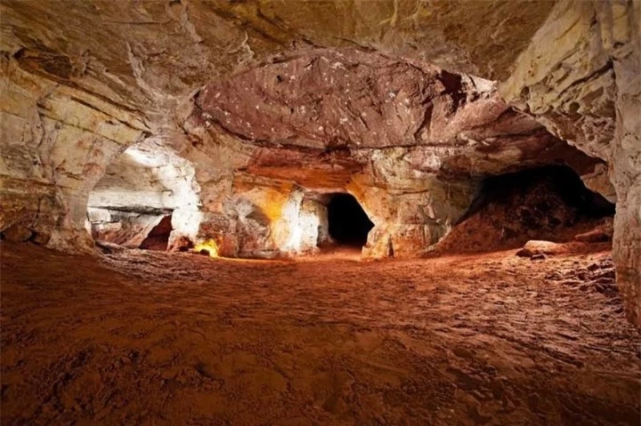 Mê cung hang Sablino có tới 14 lối vào các hang động. (Ảnh: RBTH)
