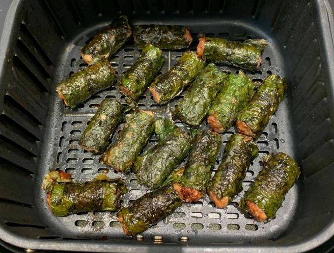 Rán chả lá lốt chỉ cần thêm 1 bước này chả rán xanh bóng không bị đen, chín giòn thơm ngon