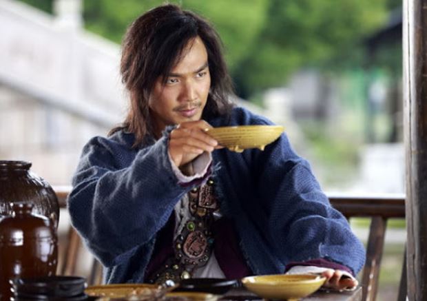 Trên bàn rượu, người đàn ông có 2 biểu hiện này có thể sẽ làm nên đại sự: 2 biểu hiện đó là gì?