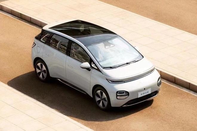 Mẫu xe điện 'anh em' với Wuling Hongguang chuẩn bị ra mắt cuối tháng này: ghế sofa ngả ra như giường, giá từ 327 triệu đồng