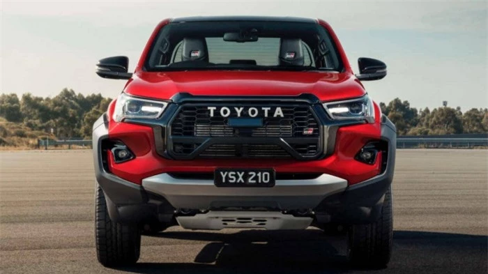 toyota hilux gr sport mới sẽ được nâng cấp về ngoại hình