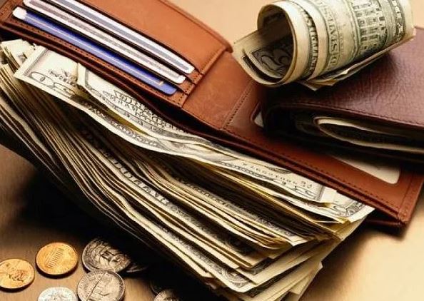 Thầy phong thủy dặn, cứ âm thầm để vật này vào ví tiền tài lộc cuồn cuộn chảy vào, tiền cứ vơi lại đầy