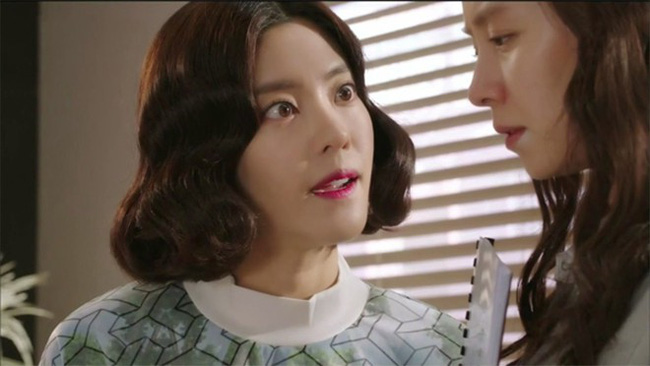 Bị tình nhân của chồng mỉa mai “xấu như chị anh ấy bỏ là phải”, tôi chỉ giơ ra một thứ khiến ả im bặt