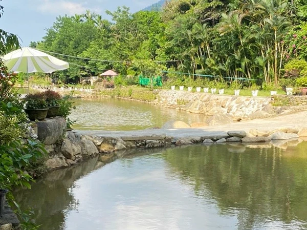 Tình trạng ngăn sông, suối trái quy định để khai thác du lịch xảy ra tại nhiều nơi trên địa bàn Đà Nẵng.