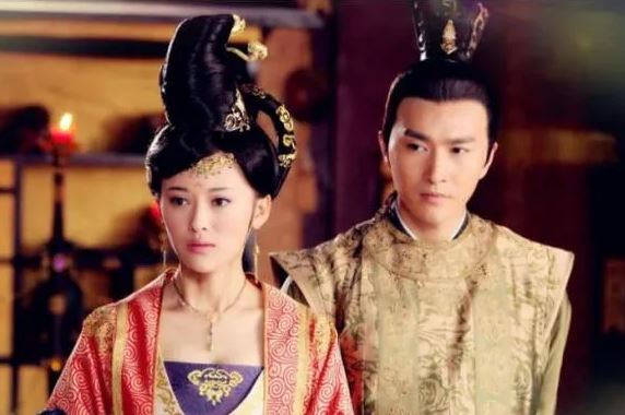 Các cụ nói: ‘Phụ nữ nhìn vào chất béo, đàn ông nhìn vào lông’, có nghĩa là gì?