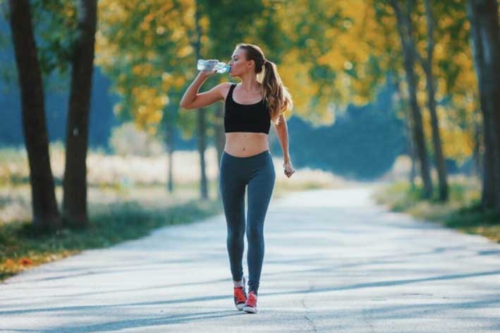 Những lợi ích của việc đi bộ và lưu ý khi thực hiện