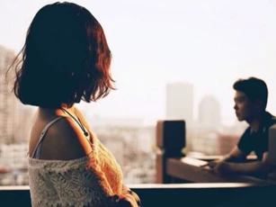 Tôi sốc nặng khi biết sự thật về việc chồng đòi ly hôn vì vỡ nợ