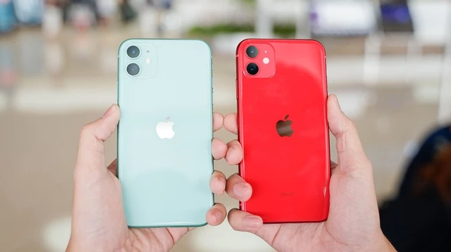 Mức giá của iPhone 11 64GB chỉ còn hơn 9 triệu đồng tại một số hệ thống bán lẻ ở Việt Nam (Ảnh minh hoạ)